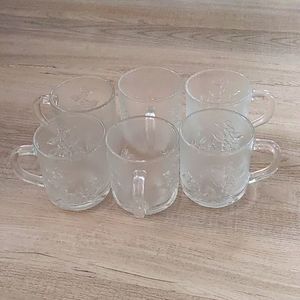 Rare hard to find vintage Kig floral glass mugs
